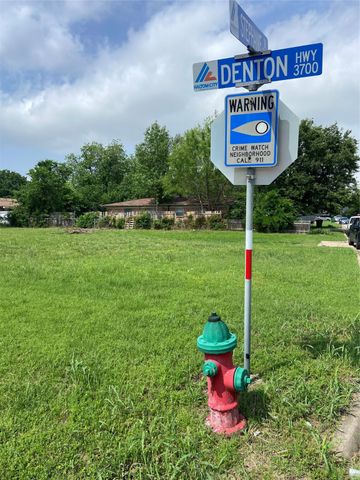 5428 Stephanie Drive, Haltom City, TX 76117