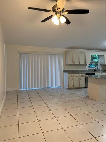 16039 GRASS LAKE DR, Tampa, FL 33618