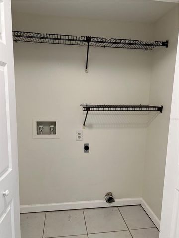 16039 GRASS LAKE DR, Tampa, FL 33618