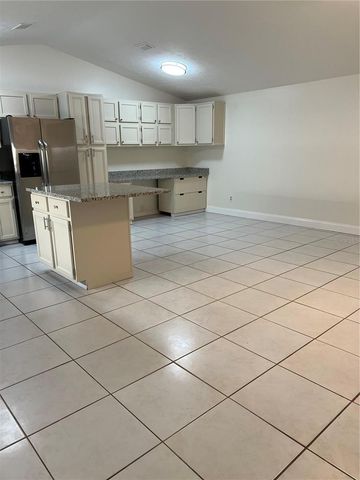 16039 GRASS LAKE DR, Tampa, FL 33618