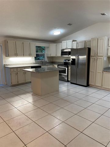 16039 GRASS LAKE DR, Tampa, FL 33618