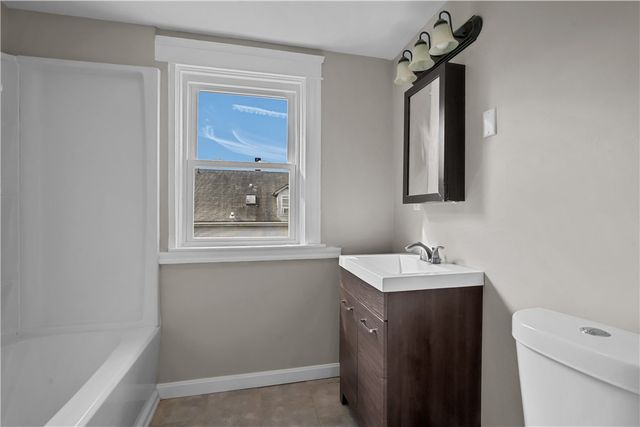 207 Oakland Avenue 3, Providence, RI 02908