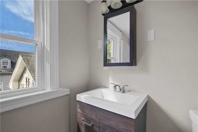 207 Oakland Avenue 3, Providence, RI 02908