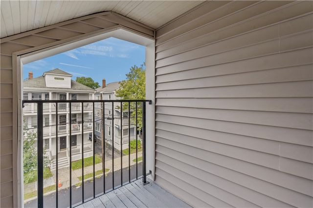 207 Oakland Avenue 3, Providence, RI 02908