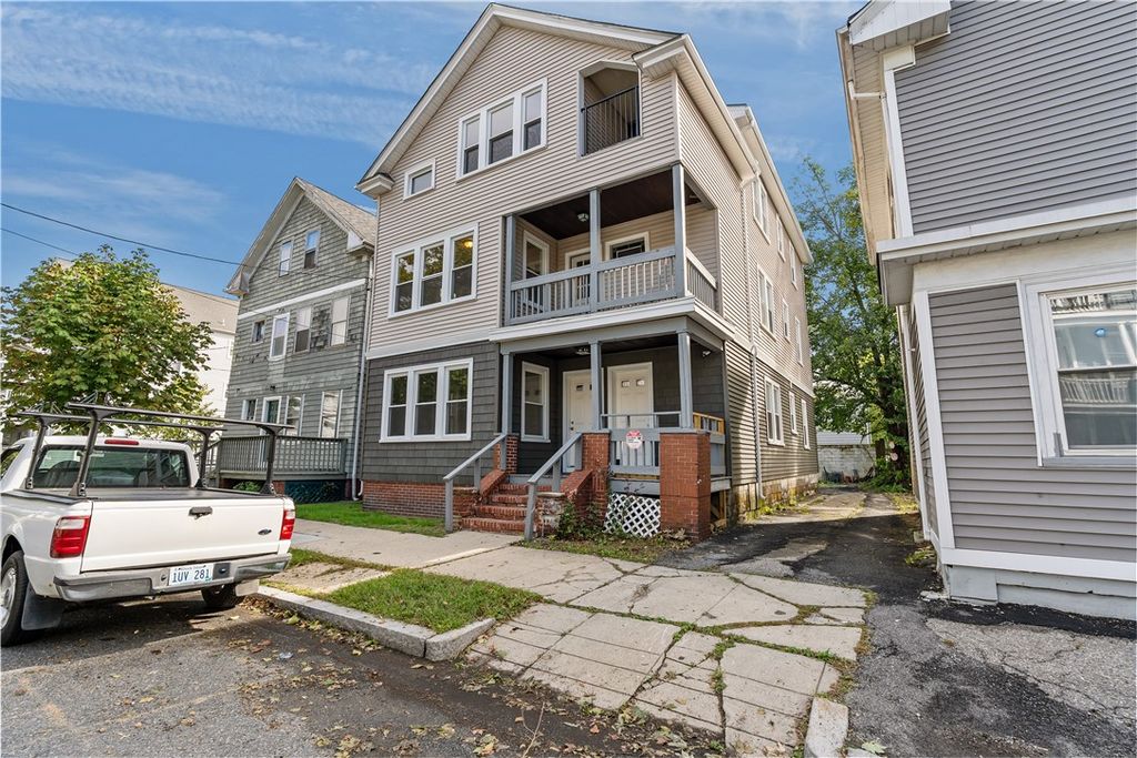 207 Oakland Avenue 3, Providence, RI 02908