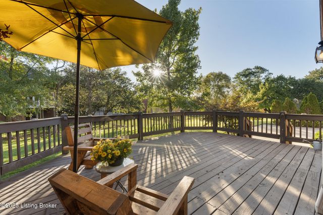 909 Woodland Heights Dr, Louisville, KY 40245