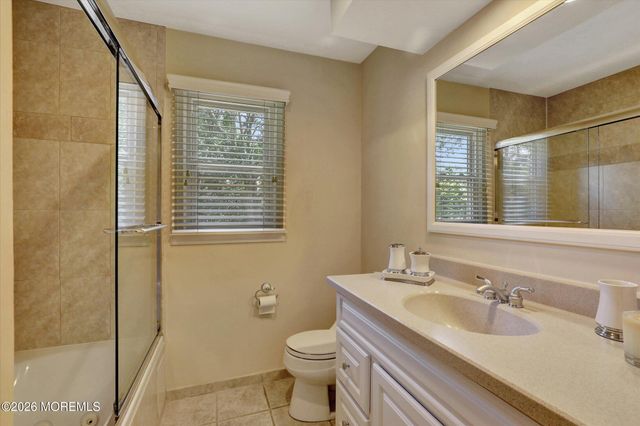 6 Lake Ontario Lane, Morganville, NJ 07751
