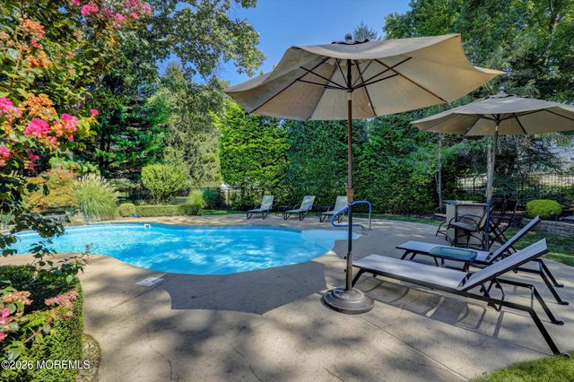 6 Lake Ontario Lane, Morganville, NJ 07751