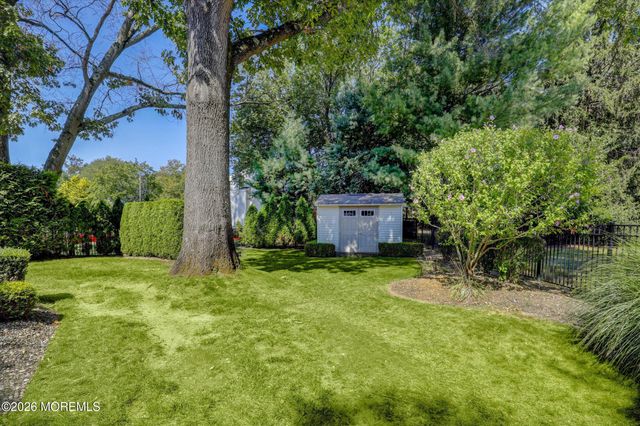 6 Lake Ontario Lane, Morganville, NJ 07751