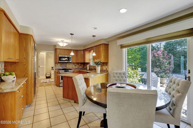 6 Lake Ontario Lane, Morganville, NJ 07751