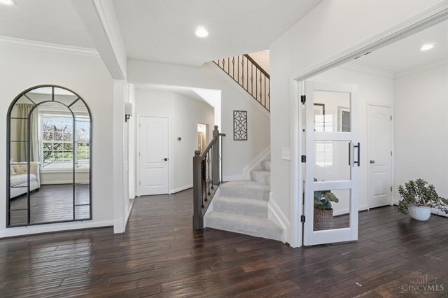 5733 Ferdinand Dr, West Chester, OH 45069