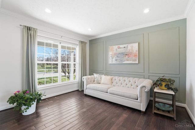 5733 Ferdinand Dr, West Chester, OH 45069