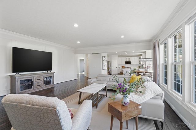 5733 Ferdinand Dr, West Chester, OH 45069