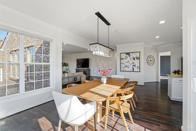 5733 Ferdinand Dr, West Chester, OH 45069