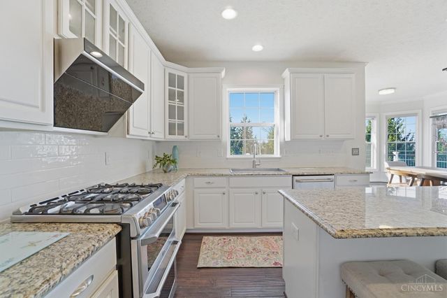 5733 Ferdinand Dr, West Chester, OH 45069