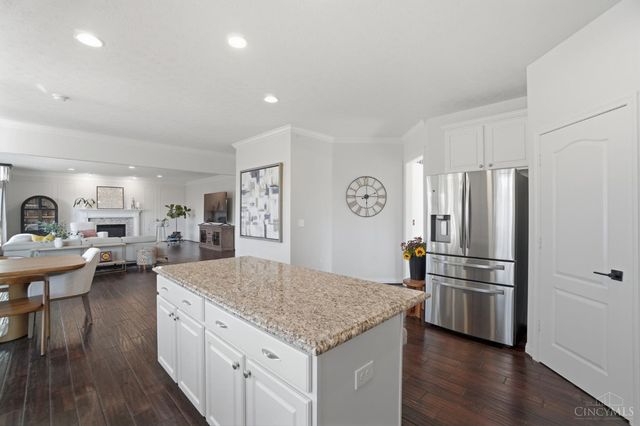 5733 Ferdinand Dr, West Chester, OH 45069