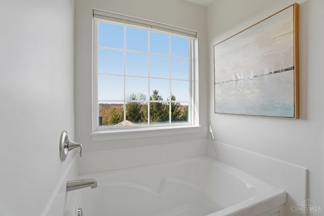 5733 Ferdinand Dr, West Chester, OH 45069