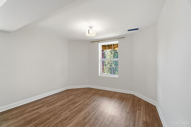 5733 Ferdinand Dr, West Chester, OH 45069