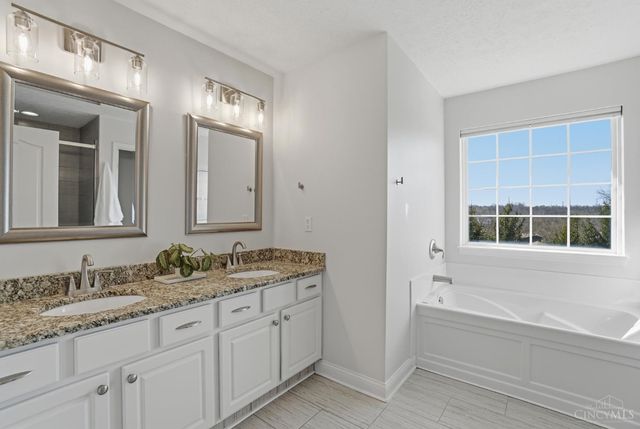 5733 Ferdinand Dr, West Chester, OH 45069