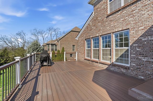 5733 Ferdinand Dr, West Chester, OH 45069