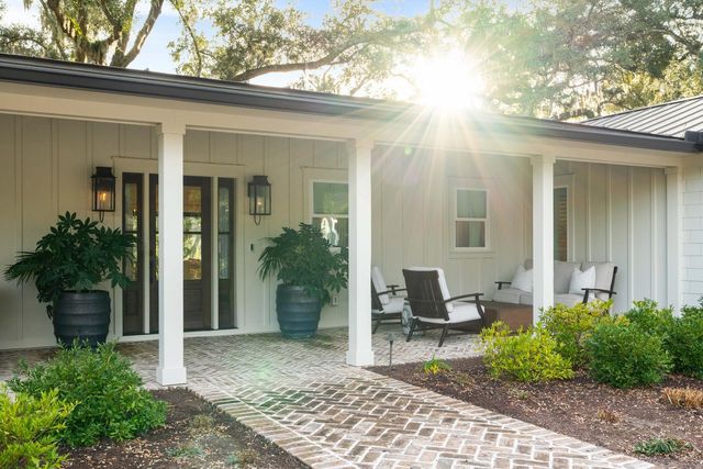 319 Hobcaw Drive, Mount Pleasant, SC 29464