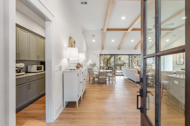 319 Hobcaw Drive, Mount Pleasant, SC 29464