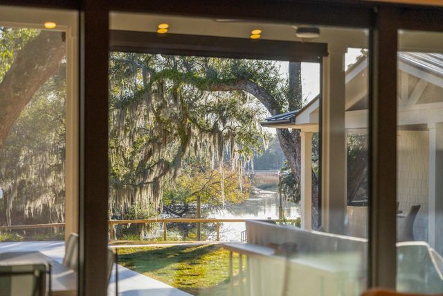 319 Hobcaw Drive, Mount Pleasant, SC 29464