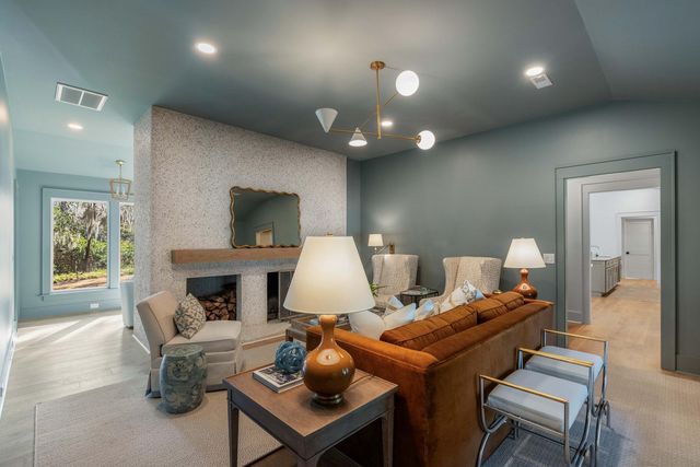 319 Hobcaw Drive, Mount Pleasant, SC 29464