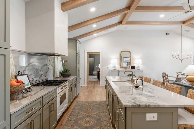 319 Hobcaw Drive, Mount Pleasant, SC 29464