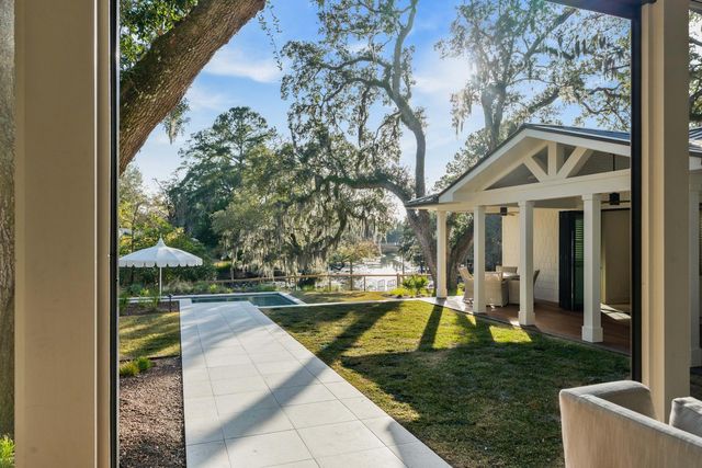 319 Hobcaw Drive, Mount Pleasant, SC 29464