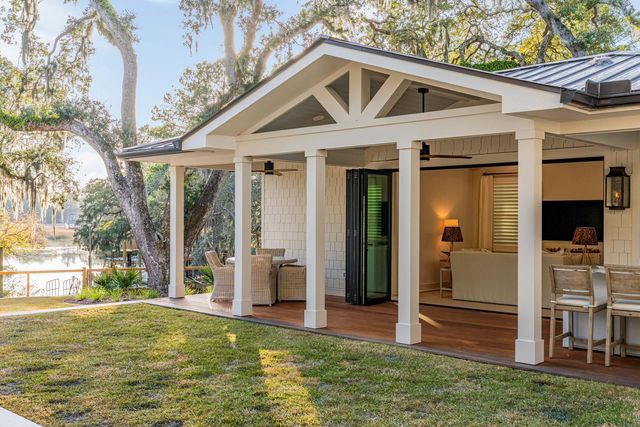 319 Hobcaw Drive, Mount Pleasant, SC 29464