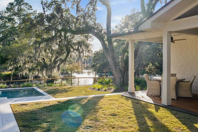 319 Hobcaw Drive, Mount Pleasant, SC 29464