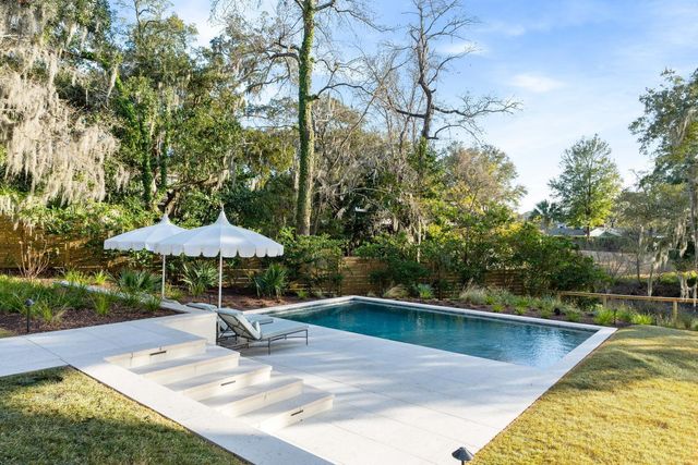 319 Hobcaw Drive, Mount Pleasant, SC 29464