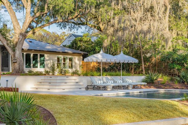 319 Hobcaw Drive, Mount Pleasant, SC 29464