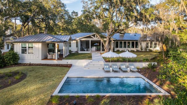 319 Hobcaw Drive, Mount Pleasant, SC 29464