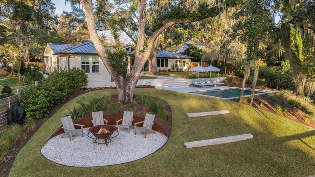 319 Hobcaw Drive, Mount Pleasant, SC 29464