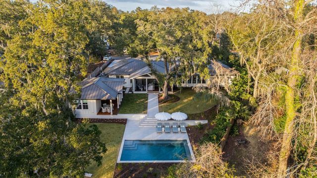 319 Hobcaw Drive, Mount Pleasant, SC 29464