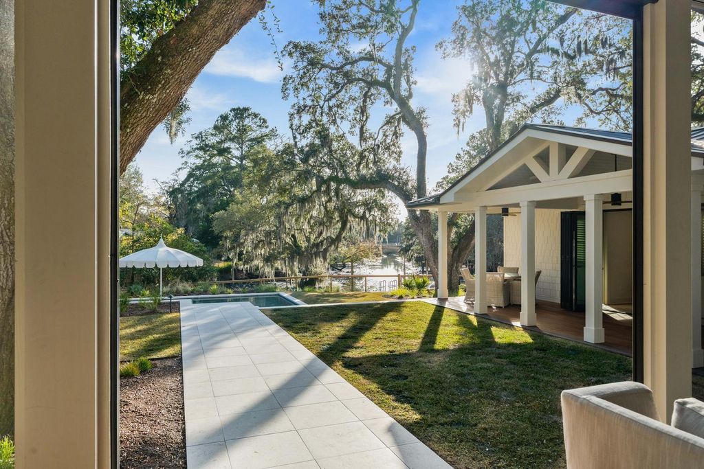 Image 53 of property listing at 319 Hobcaw Drive, Mount Pleasant, SC 29464