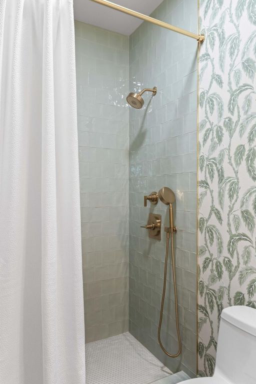 Image 61 of property listing at 319 Hobcaw Drive, Mount Pleasant, SC 29464