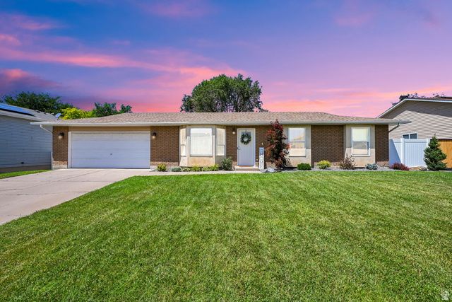 1236 W 1975 S, Woods Cross, UT 84087