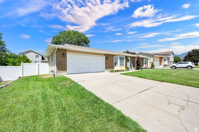 1236 W 1975 S, Woods Cross, UT 84087