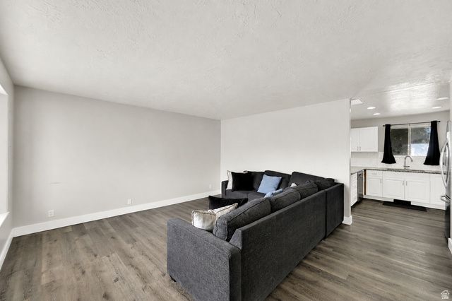 1236 W 1975 S, Woods Cross, UT 84087