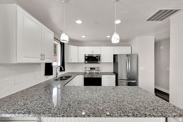 1236 W 1975 S, Woods Cross, UT 84087
