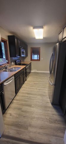 241 Crocker Avenue N, Thief River Falls, MN 56701