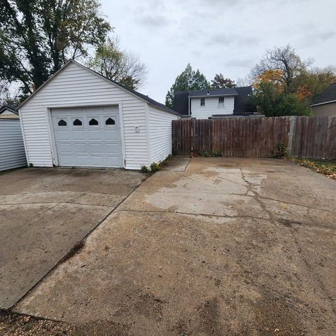 241 Crocker Avenue N, Thief River Falls, MN 56701