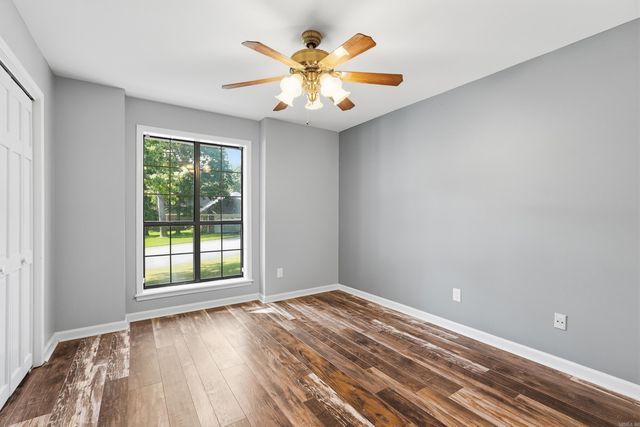 18 Blue Mountain Dr, Maumelle, AR 72113