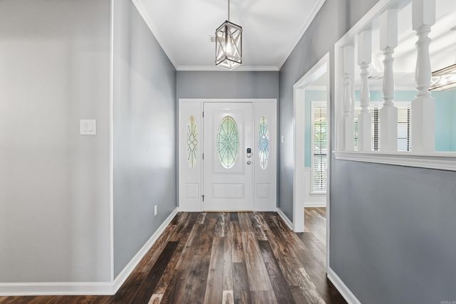 18 Blue Mountain Dr, Maumelle, AR 72113