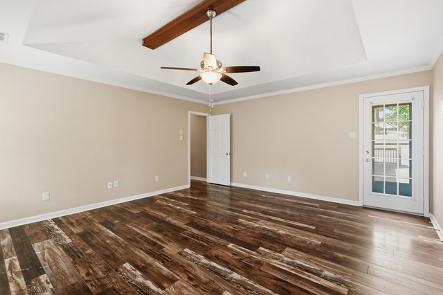 18 Blue Mountain Dr, Maumelle, AR 72113