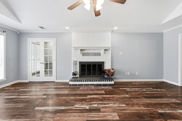 18 Blue Mountain Dr, Maumelle, AR 72113