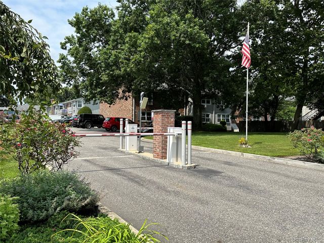 249 Fairharbor Drive 249, Patchogue, NY 11772